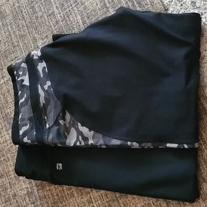 2pk Fabletics capri's